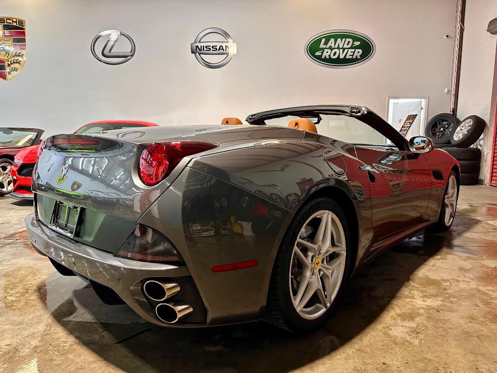 2013 Ferrari California Base photo 6