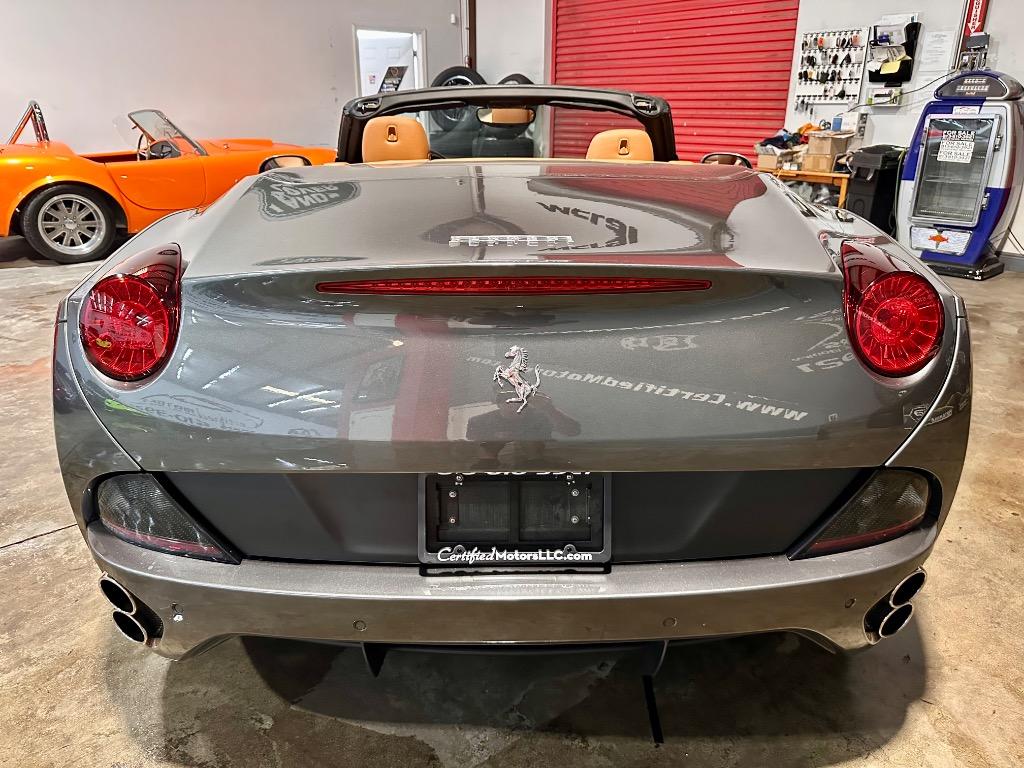 2013 Ferrari California Base photo 5