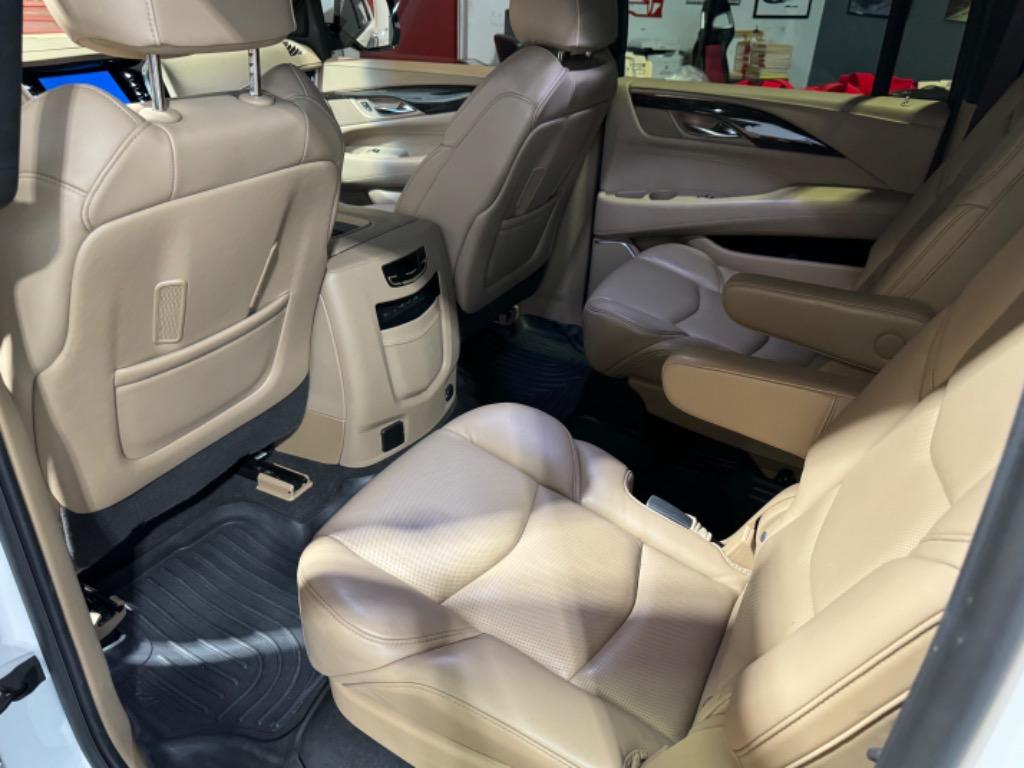 2020 Cadillac Escalade ESV Platinum photo 9