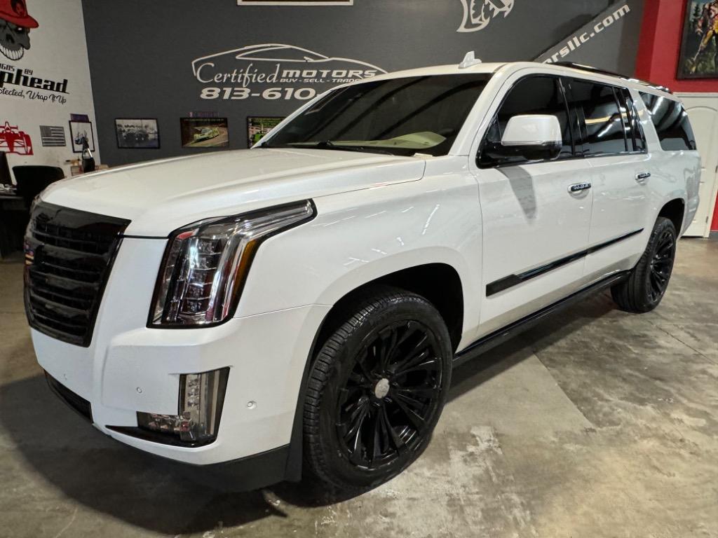 2020 Cadillac Escalade ESV Platinum photo 3