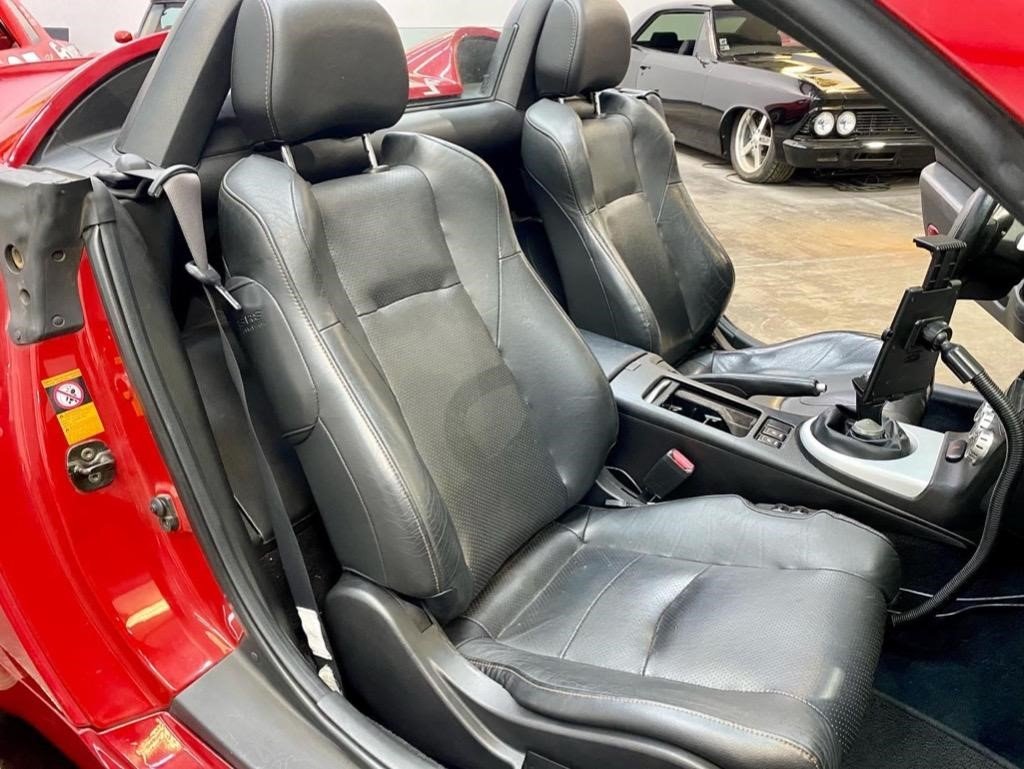 2006 Nissan 350Z Touring photo 9