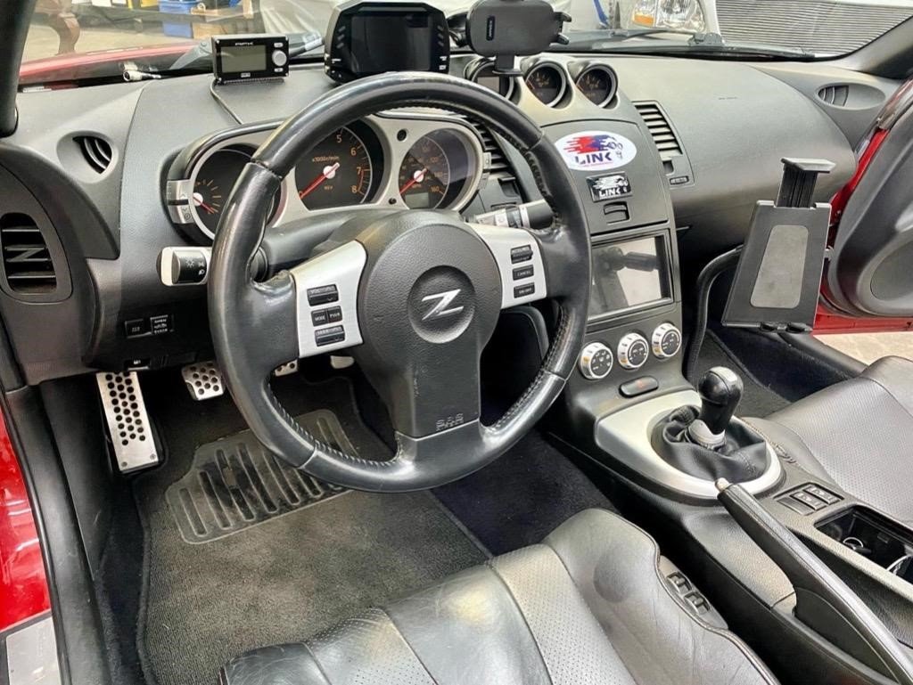 2006 Nissan 350Z Touring photo 2