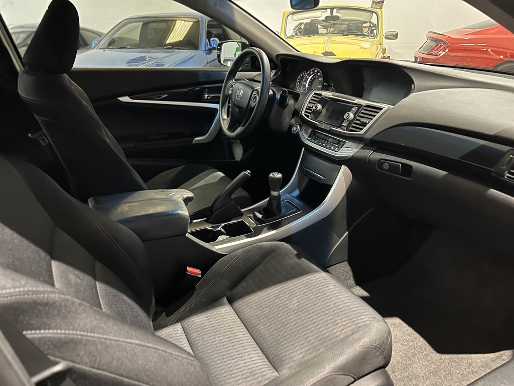 2013 Honda Accord EX photo 9