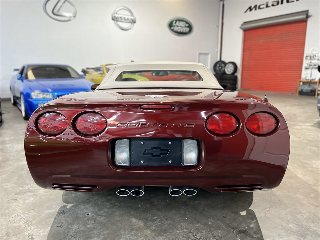 2003 Chevrolet Corvette Base photo 2