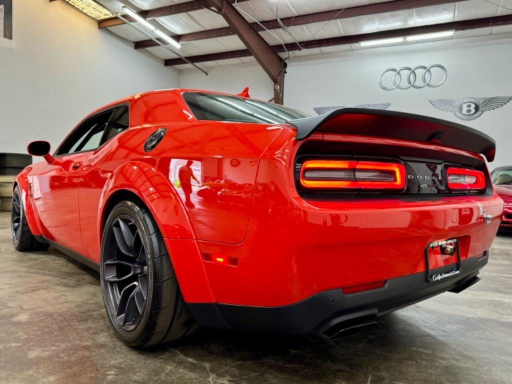 2019 Dodge Challenger SRT photo 2