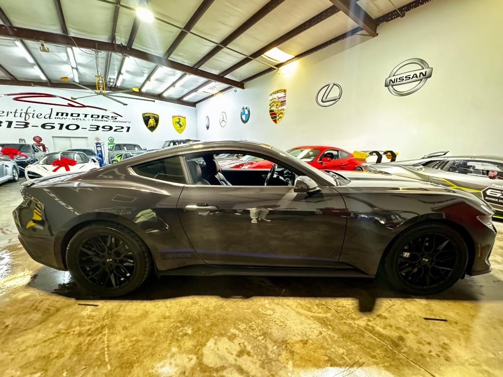 2024 Ford Mustang GT photo 3