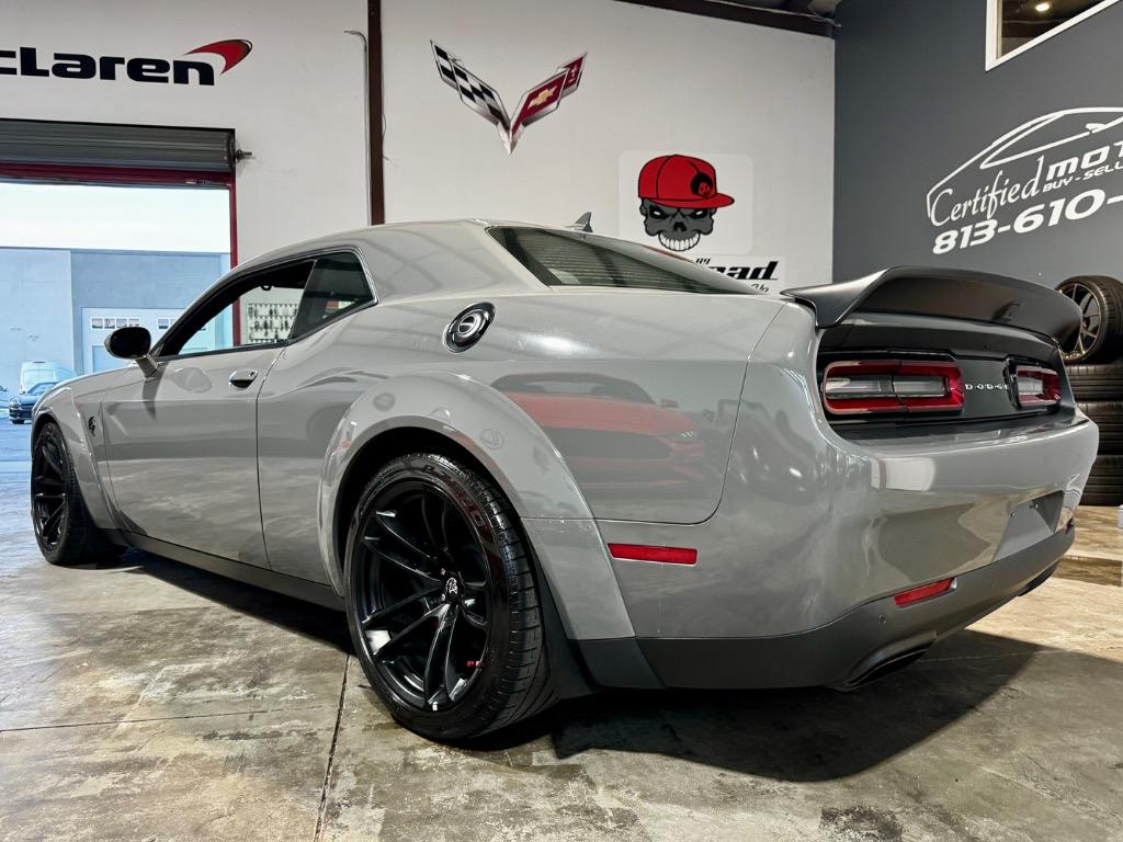 2019 Dodge Challenger SRT photo 4