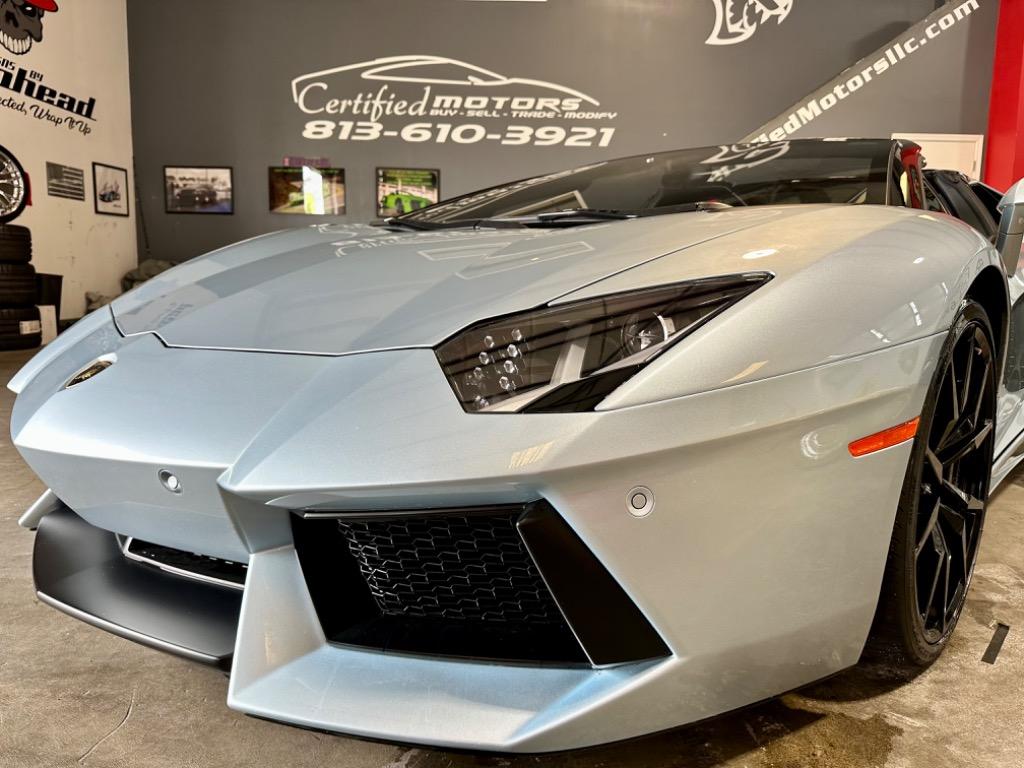 2014 Lamborghini Aventador Base photo 9