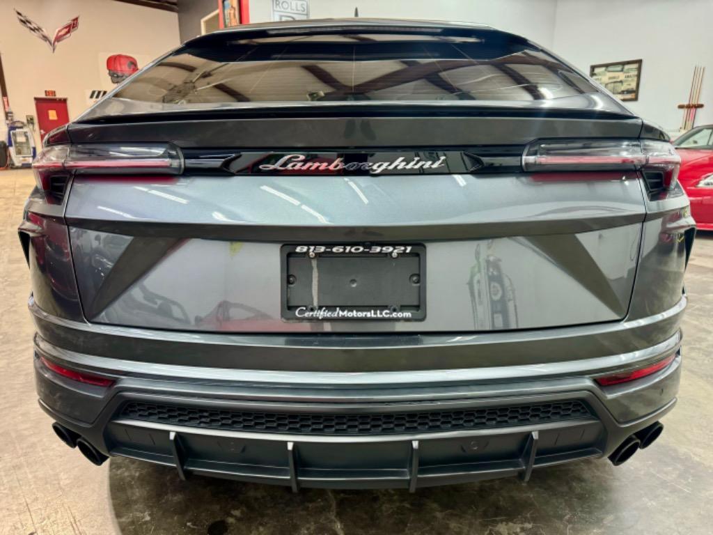 2019 Lamborghini Urus Base photo 3