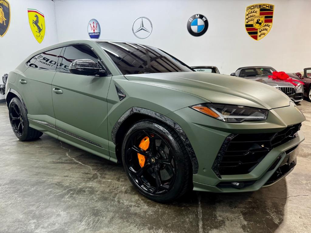 2019 Lamborghini Urus Base photo 5