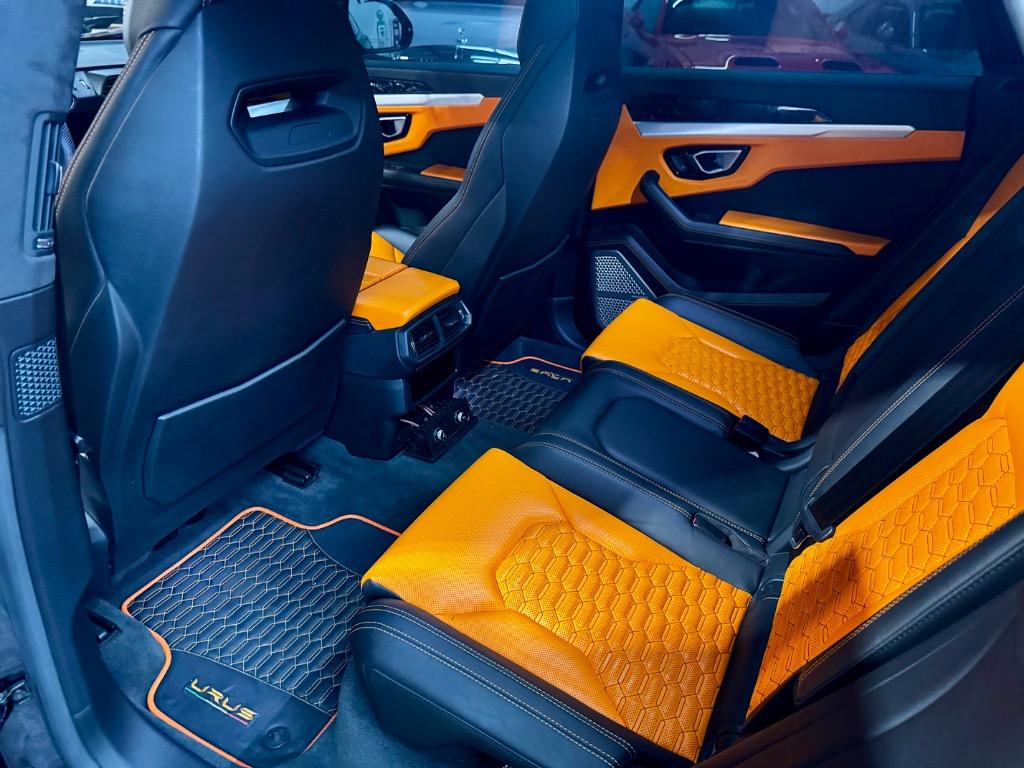 2019 Lamborghini Urus Base photo 11