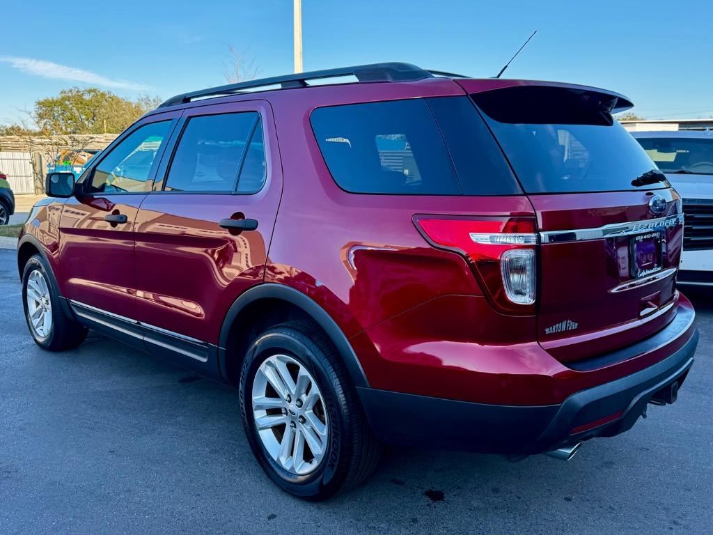 2015 Ford Explorer Base photo 3